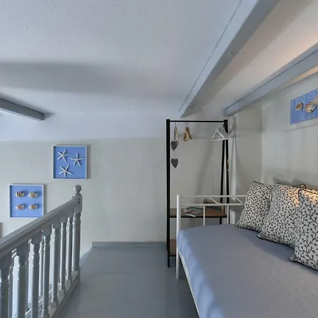 Almyra Seaview Maisonette In Hébergement de vacances